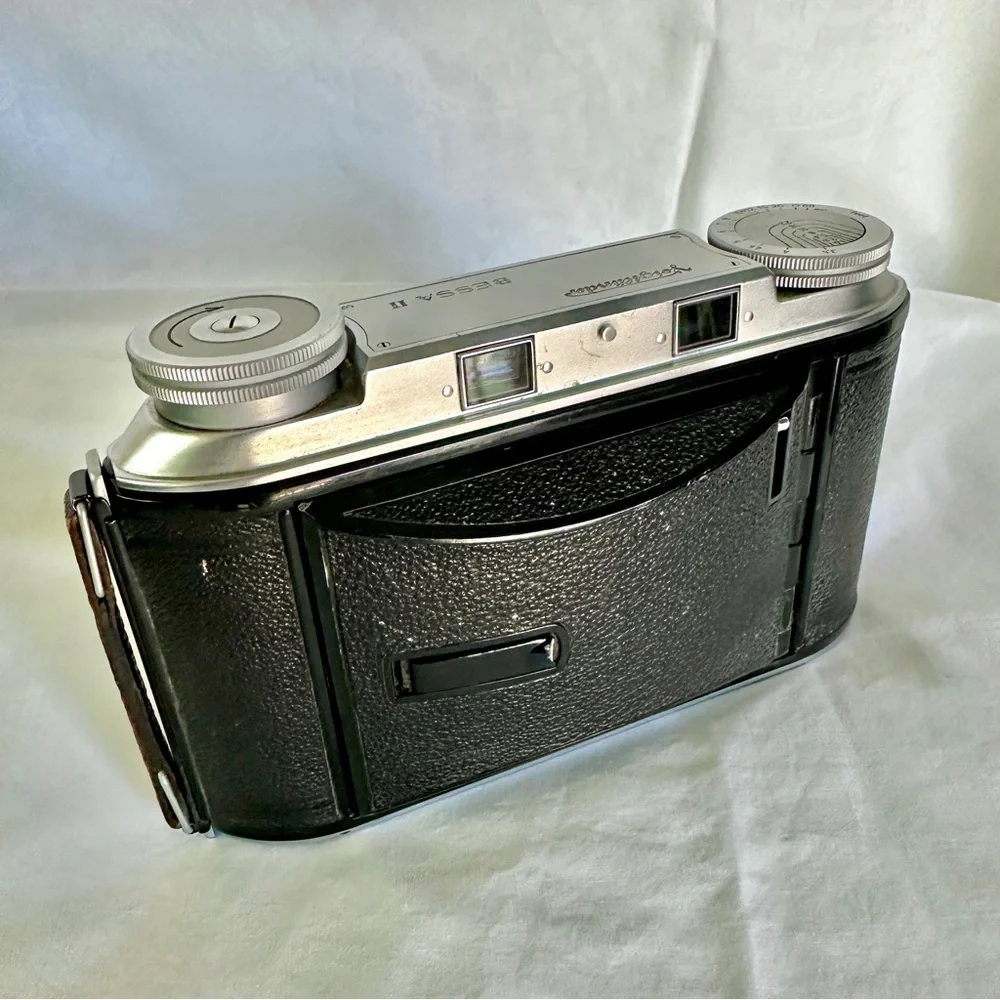 RARE VOIGHTLANDER BESSA II FOLDING CAMERA COLOR-HELIAR 3.5/105 LENS MED FORMAT